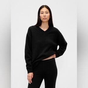 Gap CashSoft Oversized V-Neck Sweater Black NWT MP